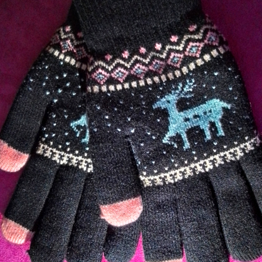 New Girls Winter Gloves with Reindeer Design - Black and Pink
